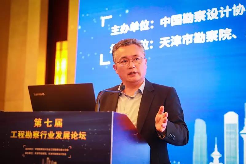 天津大学研究生院常务副院长、教授 郑刚.jpg 天津大学研究生院常务副院长、教授 郑刚.jpg