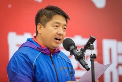 05-运动员代表宣誓-5.jpg 05-运动员代表宣誓-5.jpg